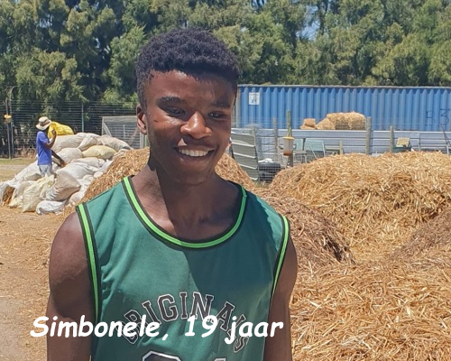 Simbonele, 19 jaar